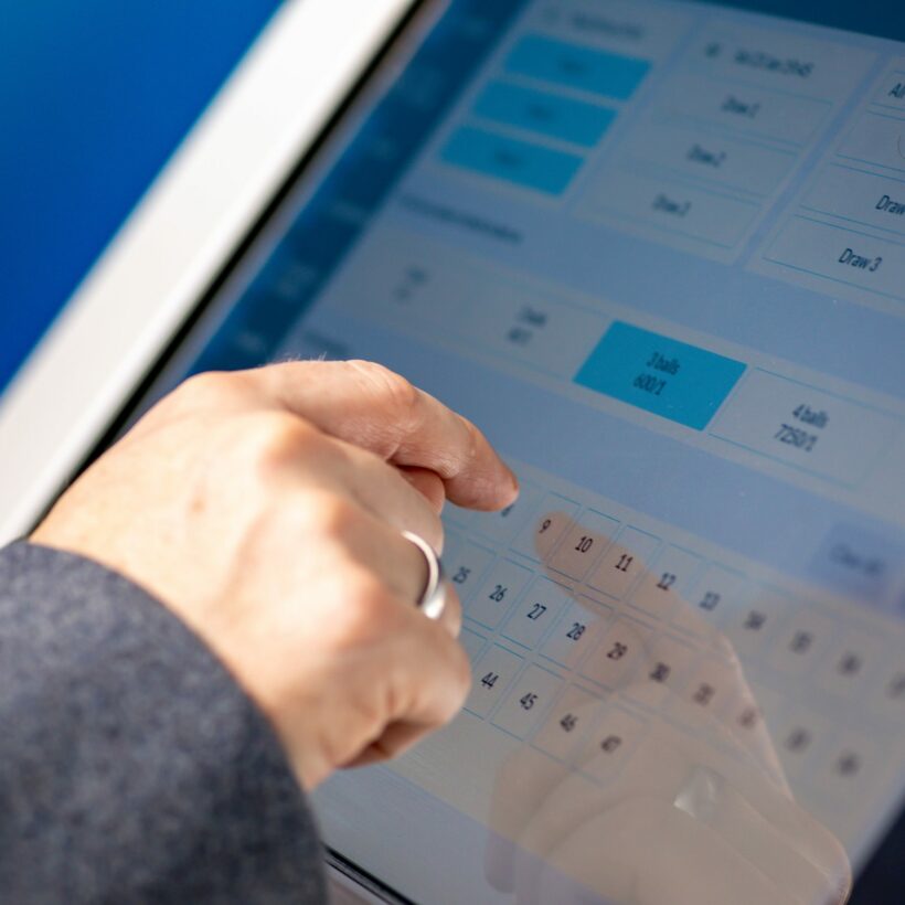 Self Application Interactive Self-Service Kiosks | Self Check-In Kiosks